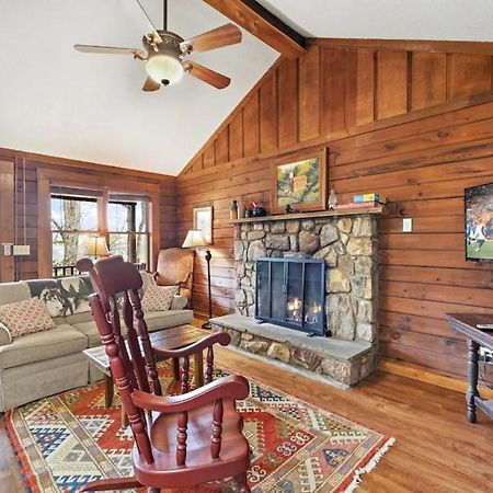 Log Cabin On Peaceful River Blowing Rock Buitenkant foto