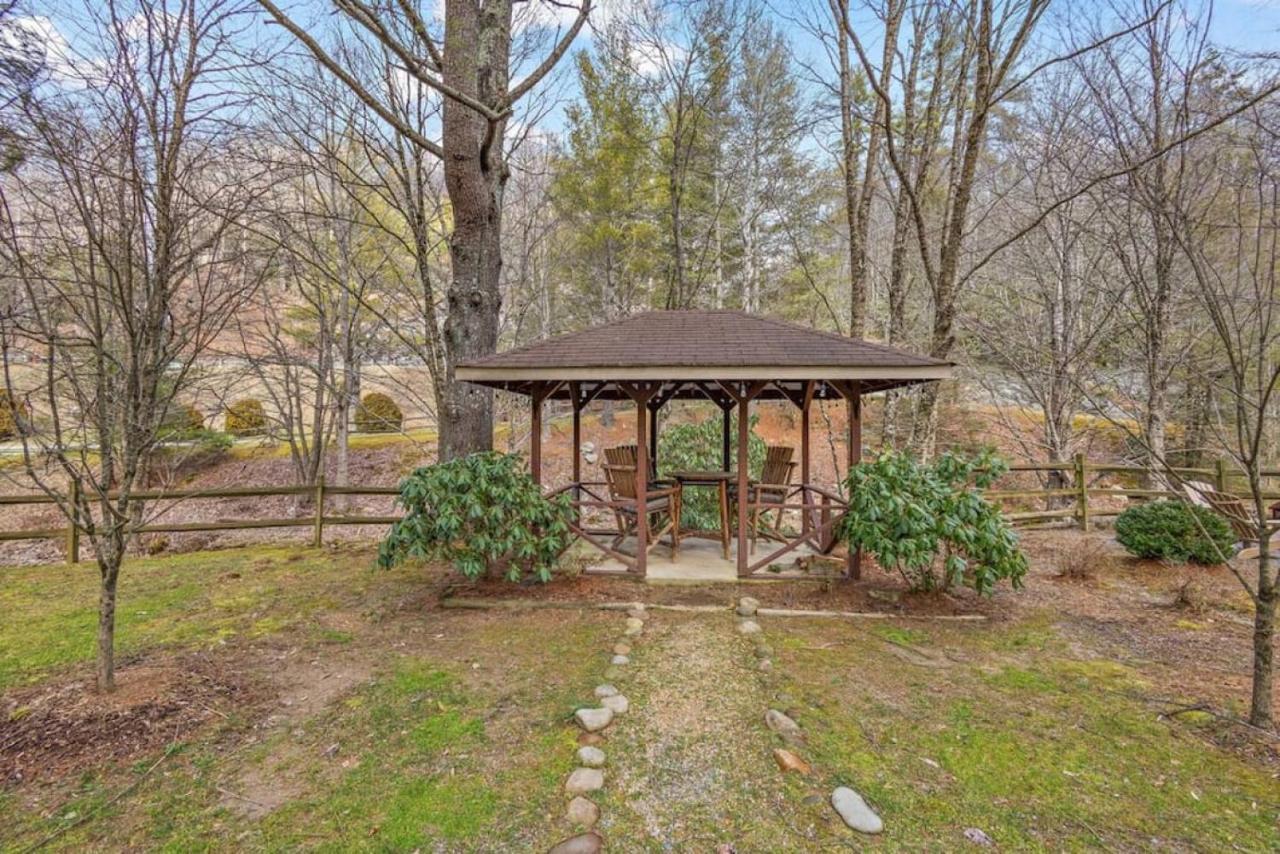 Log Cabin On Peaceful River Blowing Rock Buitenkant foto